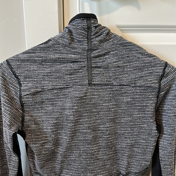 [Lululemon] Half-zip Running Top - Picture 6 of 9